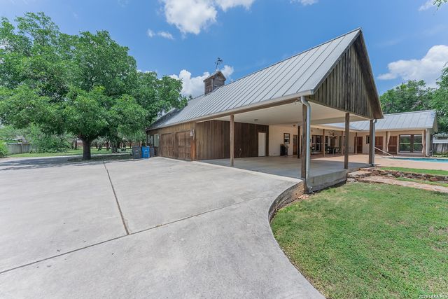 1690 WATERWAY LN, New Braunfels, TX 78130