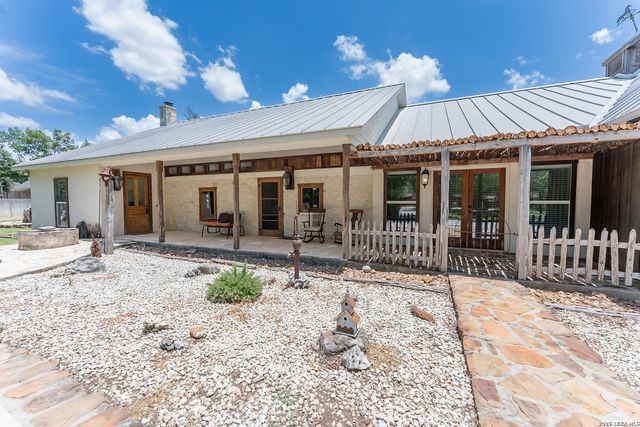 1690 WATERWAY LN, New Braunfels, TX 78130