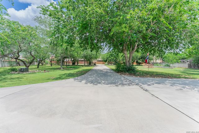 1690 WATERWAY LN, New Braunfels, TX 78130