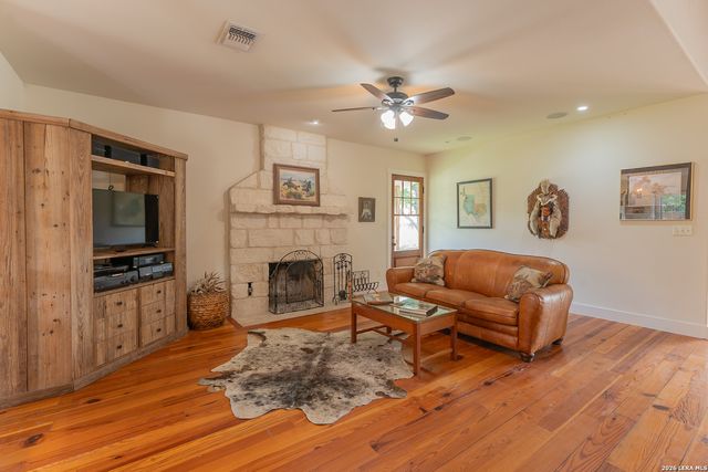 1690 WATERWAY LN, New Braunfels, TX 78130
