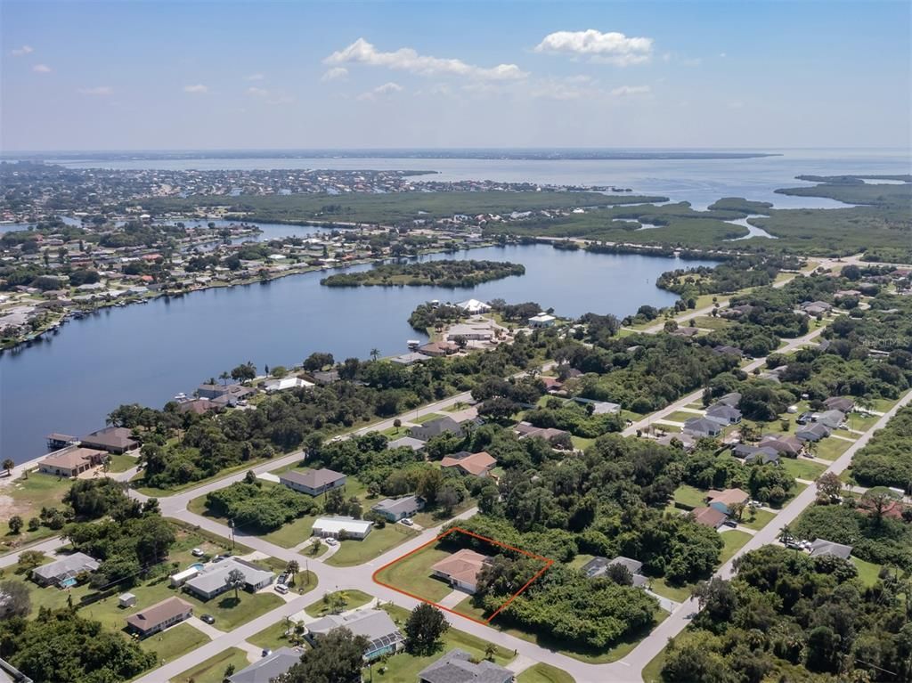 733 SPRINGVIEW AVENUE NW, Port Charlotte, FL 33948