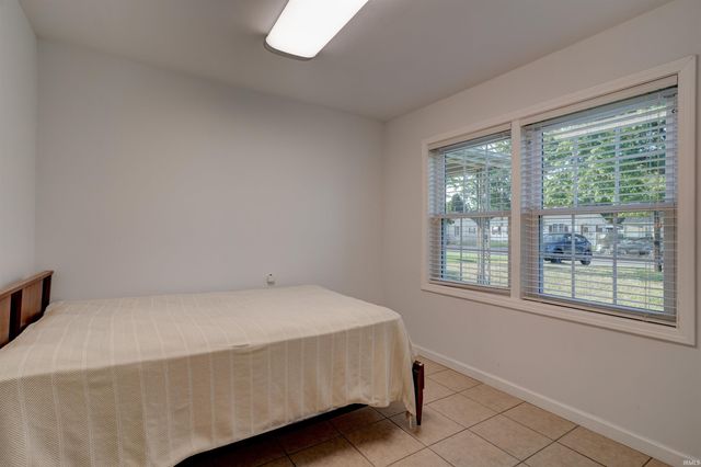 1425 Covert Avenue, Evansville, IN 47714