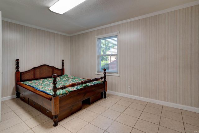 1425 Covert Avenue, Evansville, IN 47714
