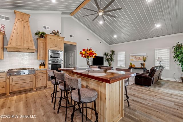 5004 Oak Street, Bay Saint Louis, MS 39520
