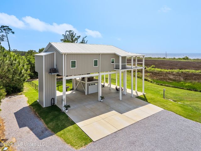 5004 Oak Street, Bay Saint Louis, MS 39520