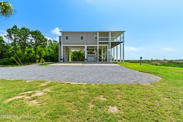 5004 Oak Street, Bay Saint Louis, MS 39520