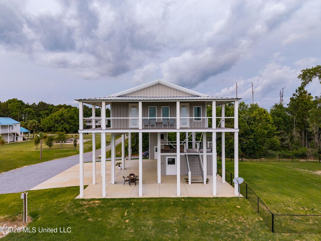 5004 Oak Street, Bay Saint Louis, MS 39520