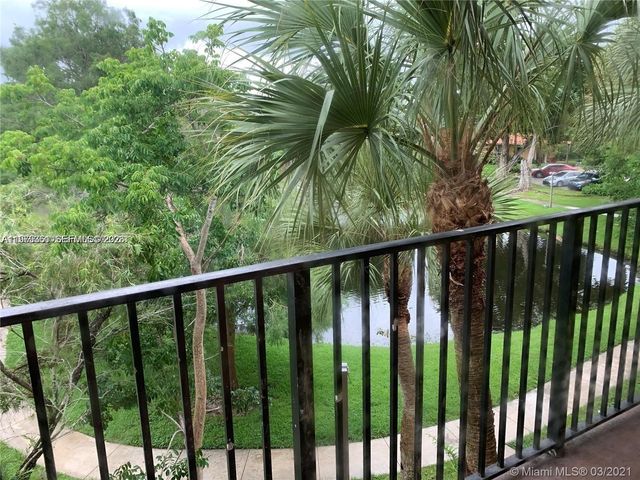 10781 Cleary Blvd 308, Plantation, FL 33324