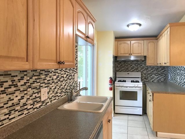 8 Thayer Pl 2, Braintree, MA 02184
