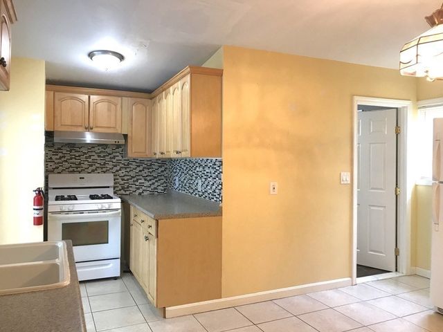 8 Thayer Pl 2, Braintree, MA 02184
