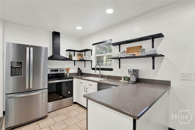 502 Pointe South Drive, Savannah, GA 31410