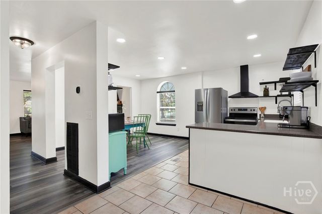 502 Pointe South Drive, Savannah, GA 31410