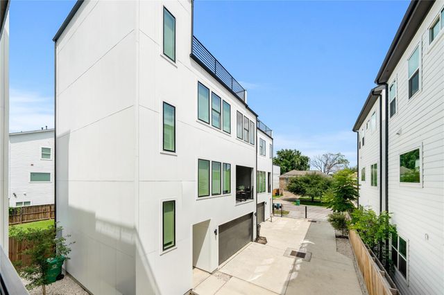 3010 Delano Street, Houston, TX 77004