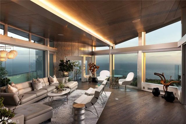 465 Panorama Drive, Laguna Beach, CA 92651