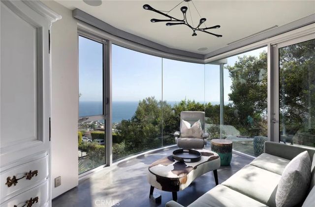 465 Panorama Drive, Laguna Beach, CA 92651