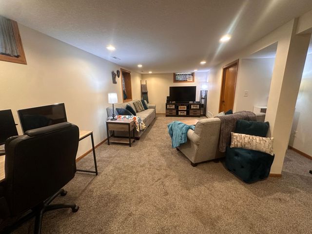 3929 5th Street NW, Rochester, MN 55901