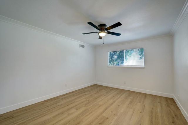 5714 Spanish Oak Drive, Houston, TX 77066