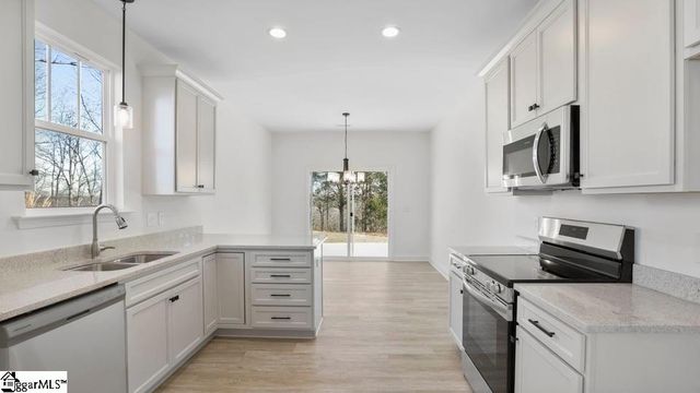 541 Woodcot Drive, Woodruff, SC 29388