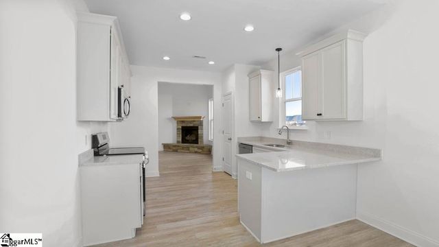 541 Woodcot Drive, Woodruff, SC 29388