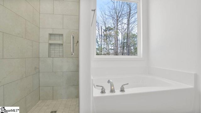 541 Woodcot Drive, Woodruff, SC 29388