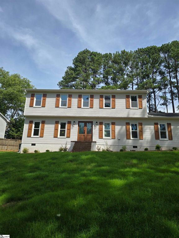 1 Brynhurst Circle, Greenville, SC 29615