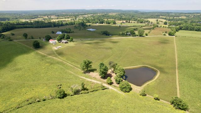 4431 Riggs Road, Pikeville, TN 37367