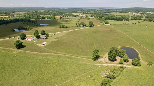 4431 Riggs Road, Pikeville, TN 37367