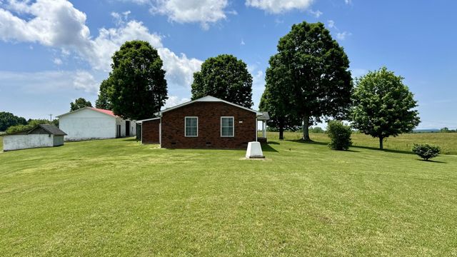 4431 Riggs Road, Pikeville, TN 37367