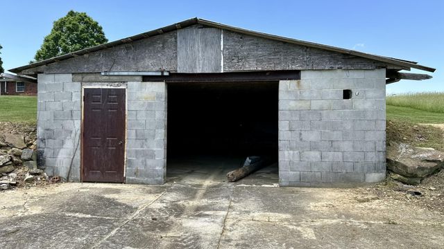 4431 Riggs Road, Pikeville, TN 37367