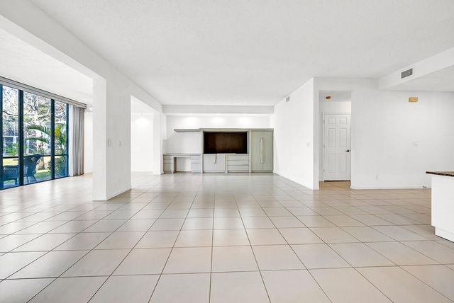 11571 Briarwood Circle 1, Boynton Beach, FL 33437