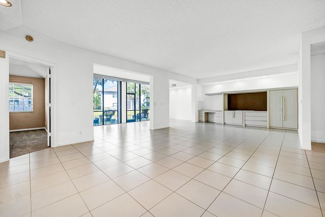 11571 Briarwood Circle 1, Boynton Beach, FL 33437