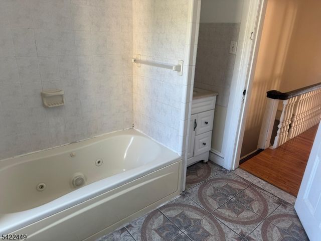 68 Danforth Ave, Jersey City, NJ 07305