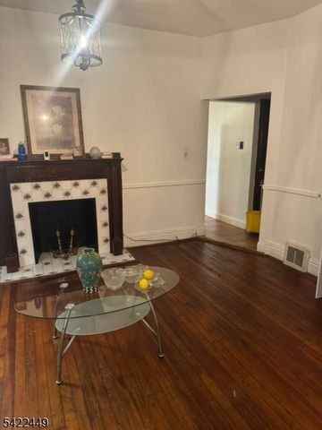 68 Danforth Ave, Jersey City, NJ 07305