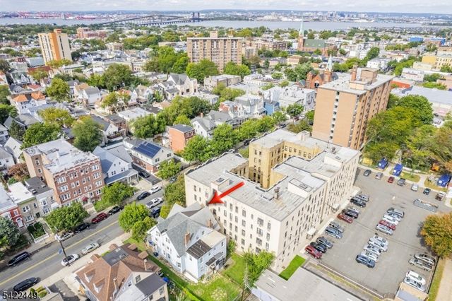 68 Danforth Ave, Jersey City, NJ 07305