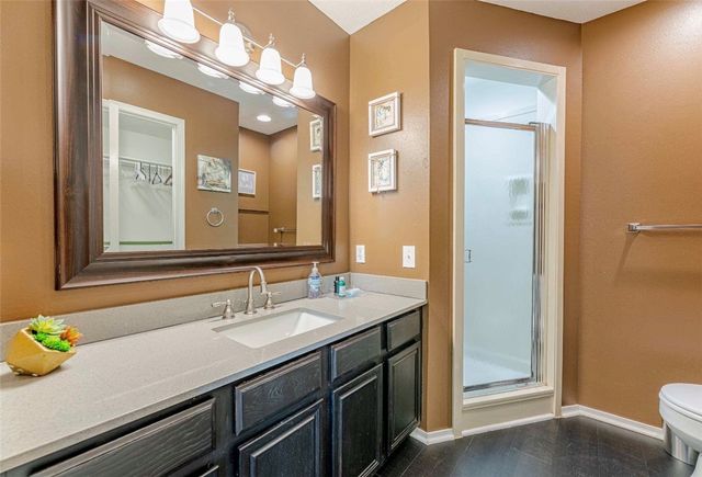 215 Fox Run Place B, Lowell, AR 72745