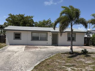 641 SW 14th Court, Deerfield Beach, FL 33441