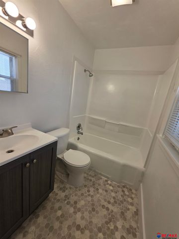 2706 S 13 Street, Omaha, NE 68108