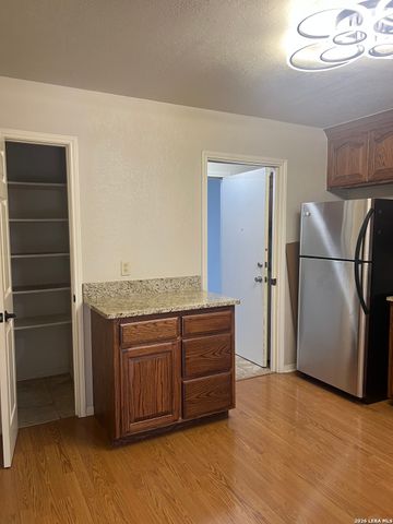 4507 SMOKEY WOOD LN, San Antonio, TX 78249