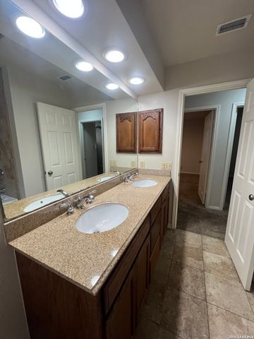 4507 SMOKEY WOOD LN, San Antonio, TX 78249