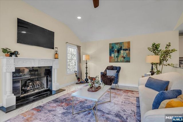 49 Laguna Drive, Wayne, NJ 07470