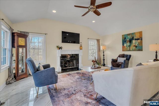 49 Laguna Drive, Wayne, NJ 07470