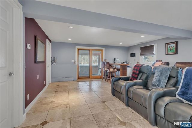 49 Laguna Drive, Wayne, NJ 07470