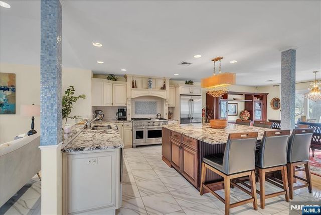 49 Laguna Drive, Wayne, NJ 07470
