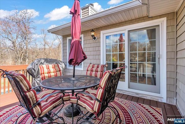 49 Laguna Drive, Wayne, NJ 07470