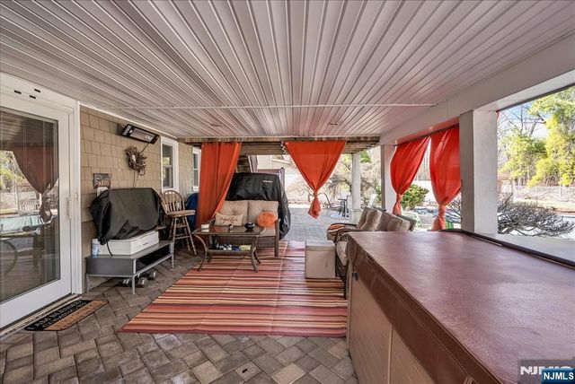 49 Laguna Drive, Wayne, NJ 07470