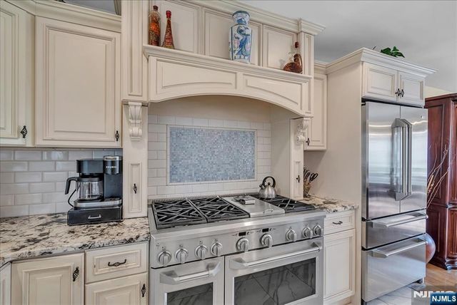49 Laguna Drive, Wayne, NJ 07470