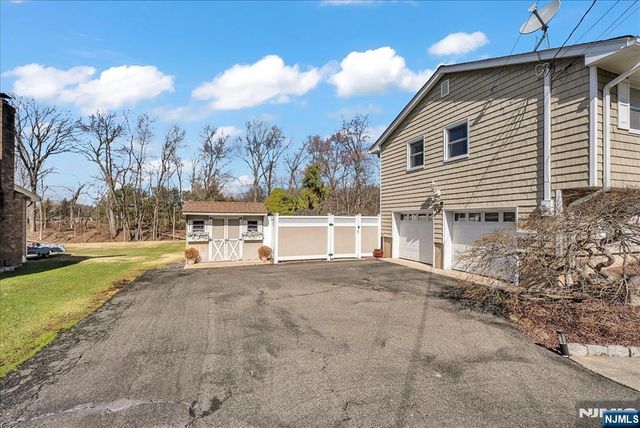 49 Laguna Drive, Wayne, NJ 07470