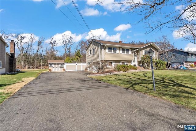 49 Laguna Drive, Wayne, NJ 07470
