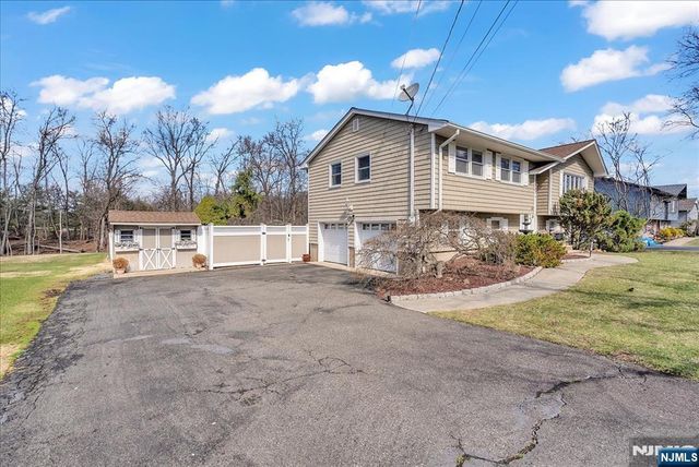 49 Laguna Drive, Wayne, NJ 07470