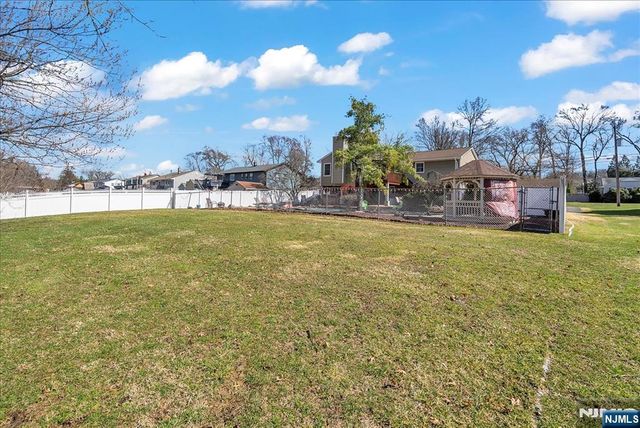 49 Laguna Drive, Wayne, NJ 07470